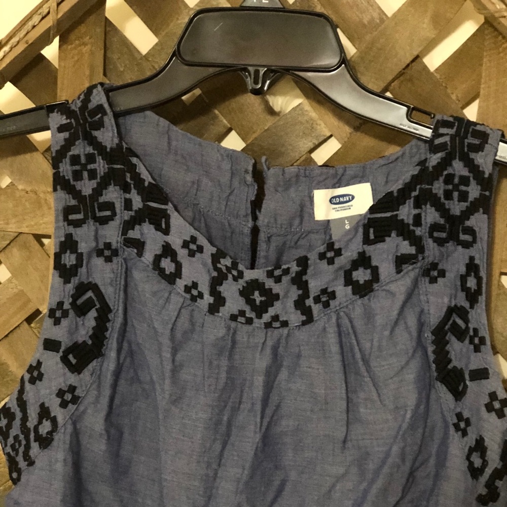 Embroidered Tank Top - Picture 2 of 2